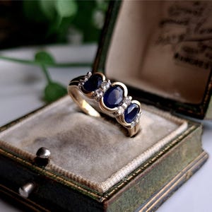 STUNNING Vintage 9ct Gold Sapphire Diamond Ring. 8 DiAMONDS! RESIZING AVAILABLE 9ct Sapphire ring, 9ct gold diamond ring [Ref00g]