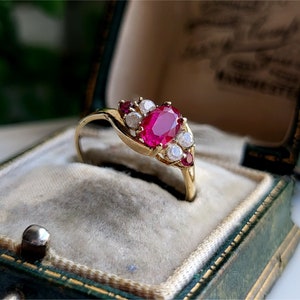 STUNNING Vintage 9ct Gold Ruby White Topaz Cluster Ring. 9ct Gold Ring. 9ct Gold Ruby Ring RESIZING AVAILABLE [Ref00js3]