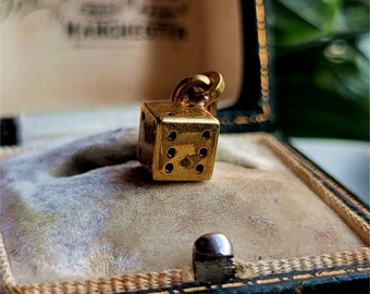 Vintage Small 9ct Gold Dice Charm, 9ct Gold Dice Pendant. Vintage Dice Charms. 9ct Dice Charms (Ref00t)