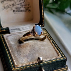 STUNNING Vintage 9ct Gold Opal Diamond Ring. 2 DiAMONDS! 9ct Gold Opal Ring. 9ct Gold Diamond Ring RESIZINGAVAILABLE [ref00e]