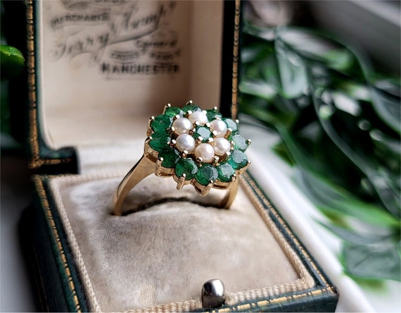 IMPRESSIVE Vintage 9ct Gold Emerald And Pearl Rin… - image 1