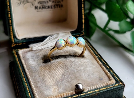 Vintage Solid 9ct Gold Opal Trilogy Ring, STATEME… - image 1