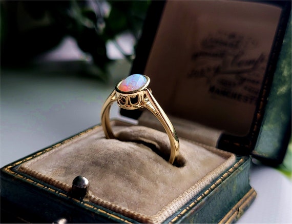 Vintage Solid 9ct Gold Opal Ring, STATEMENT Ring,… - image 2