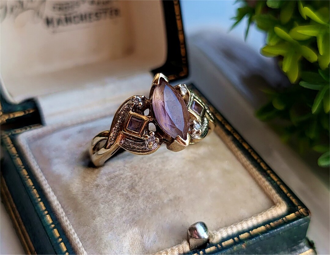 INCREDIBLE Vintage 9ct Gold Amethyst Diamond Cluster Ring. 4 Diamonds
