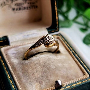 ECHTE Vintage 9 Karat Gold Diamant Trilogy Ring. Größe verstellbar Gold Trilogy Ring [ref00j2]