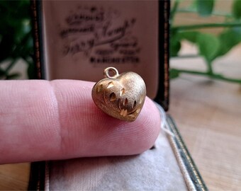 STUNNING Vintage 9ct Gold Heart Charm. 9ct Gold Puffy Heart Pendant. Heart Charms. Heart Pendants LAYAWAY AVAiLABLE [Ref00b]