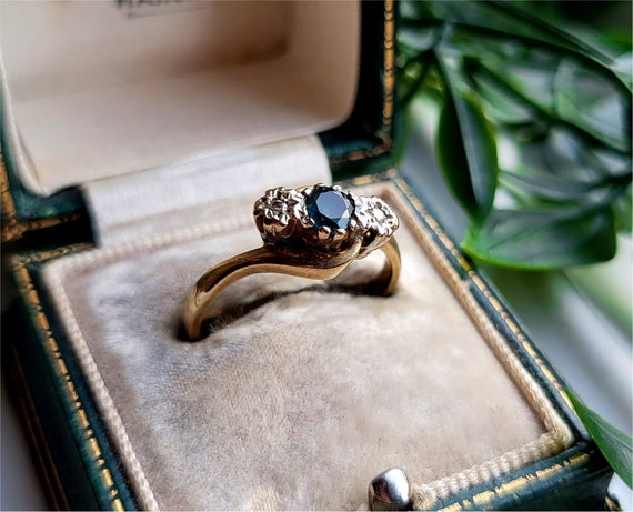 1990s Vintage 9ct Gold Emerald Diamond Ring. FREE… - image 1