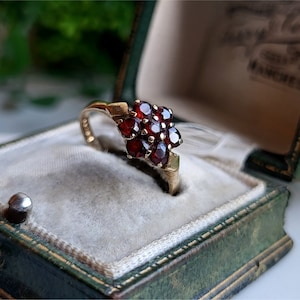 IMPRESIONANTE anillo vintage de oro de 9 quilates con granates de los años 90. Anillo de oro con granates. CAMBIOS DE TAMAÑO DISPONIBLES [ref00d]