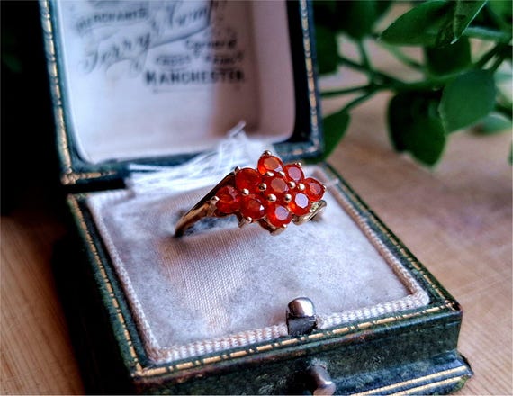 STUNNING Vintage 9ct Gold Red Garnet Cluster Ring. RESIZING AVAiLABLE! Gold Garnet Ring LAYAWAY AVAiLABLE [Ref00b]