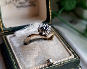 1984 Vintage 9ct Gold Sapphire Diamond Cluster Ring. 10 DiAMONDS! RESIZING AVAILABLE 9ct Sapphire ring, 9ct gold diamond ring [Ref00j]