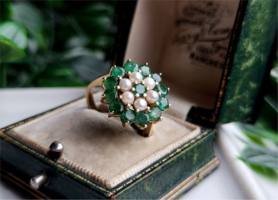 IMPRESSIVE Vintage 9ct Gold Emerald And Pearl Rin… - image 2