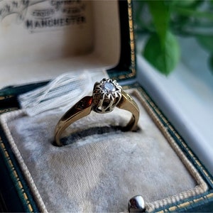 Sensationeller 1990er Jahre Vintage 9 Karat Gold Diamant Trilogy Ring. GRÖßUNG VERFÜGBAR Gold Trilogy Ring. Verstellbar Ring. 9Kt Gold-Ring [Ref00a]