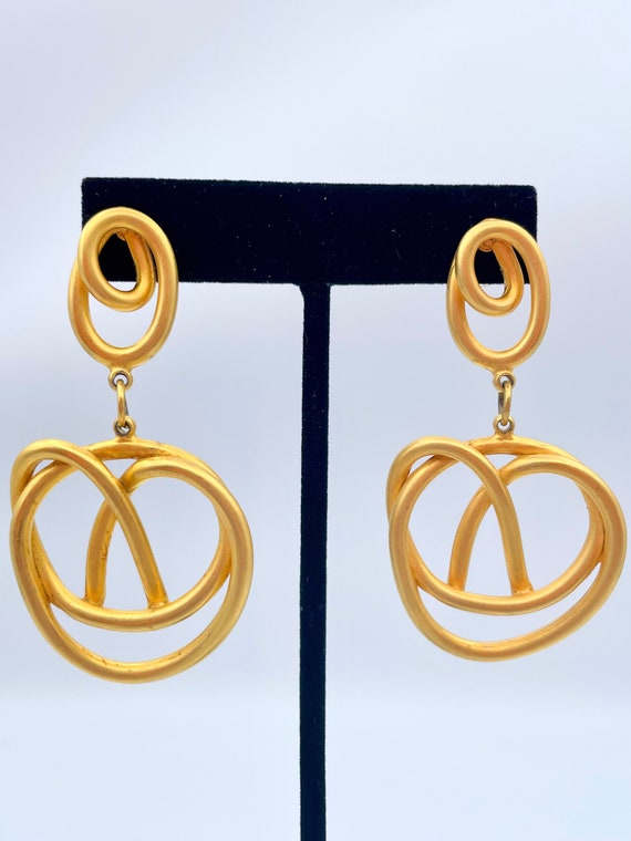 Vintage Matte Gold Abstract Earrings - image 2