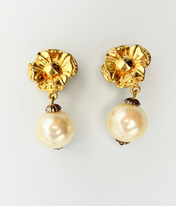 Vintage Flower Pearl Earrings