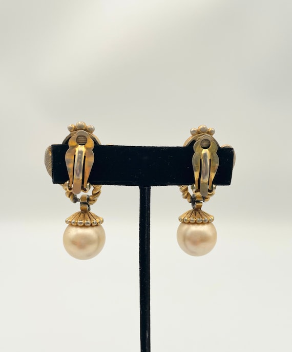 Vintage VALENTINO logo pearl drop earrings - image 4