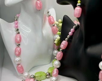 Pink and green necklace with cubed and round shape beads w/ pearl and silver accents (3-piece set includes necklace, bracelet, earrings)