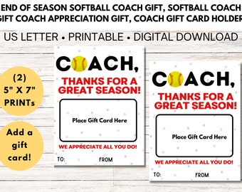 Puede incluir: Dos soportes para tarjetas de regalo imprimibles de 12,7 x 17,8 cm con un diseño de softball. Los soportes para tarjetas de regalo incluyen el texto "Coach, Thanks for a Great Season!" y un lugar para agregar una tarjeta de regalo. El diseño incluye un fondo blanco con lunares grises y rosados.