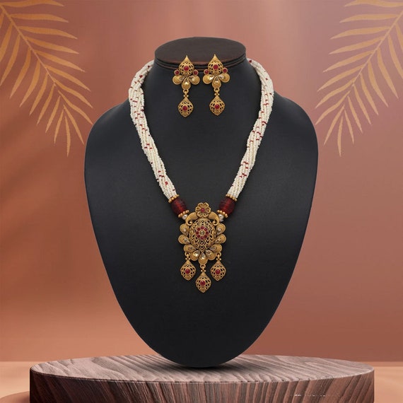 Vilandi necklace deals
