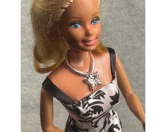 Vintage Mattel Barbie-Puppe von 1966, Taiwan Superstar-Gesicht, blond, blaue Augen, Kleid