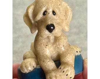 Quarry Critters Geduldshund-Figur Second Nature Design 50184 Welpe im Napf