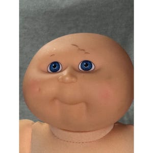Boneco Cabbage Patch Kids Vintage da Hasbro, Bebê Careca de Olhos Azuis, 28 cm (11 polegadas), década de 1990 (1984)