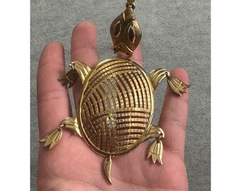 Vintage Alano Halskette mit beweglichem Schildkrötenanhänger in Goldton – ein echter Hingucker!