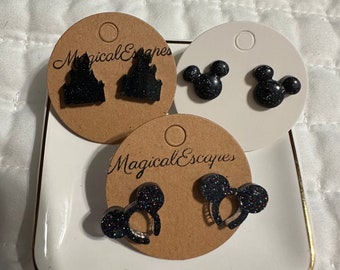 Pendientes inspirados en Disney con purpurina negra