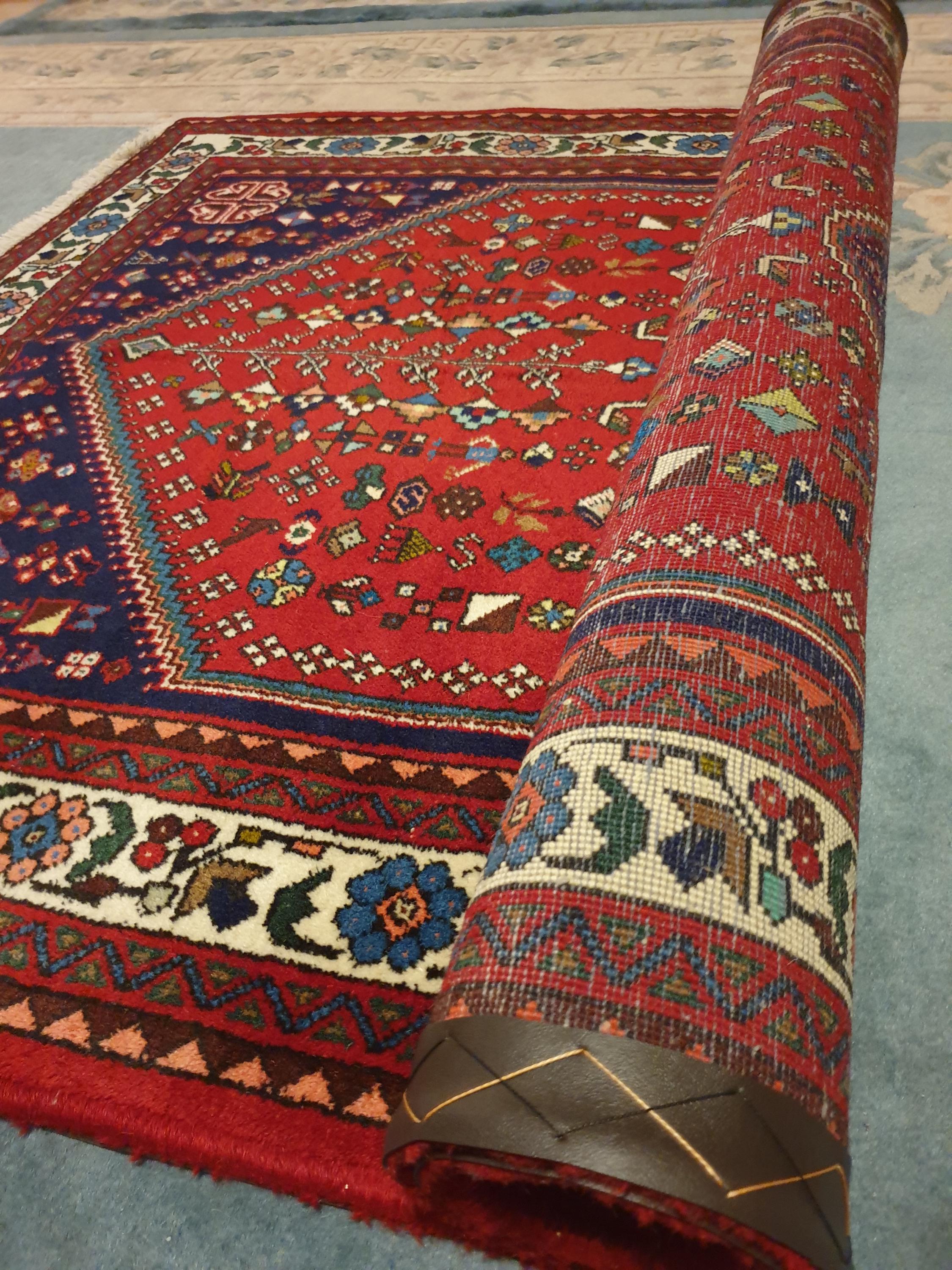 Tapis Persan Vintage Noué Main 120x65 Cm – Laine Violette, état Comme Neuf