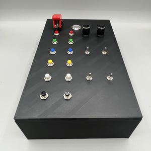 Racing Sim Custom USB Button Box | Compatible with iRacing, Assetto Corsa, F1 & More | Enhance Your PC Gaming with Precision and Realism.