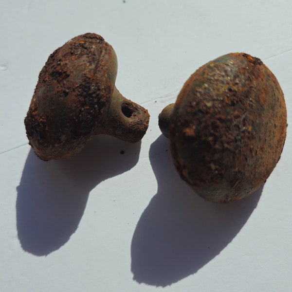 Set of 2 Antique Rusted Door Knobs, Rusty Metal Decor, Rusted Items Steampunk, Vintage Hardware for Garden Art