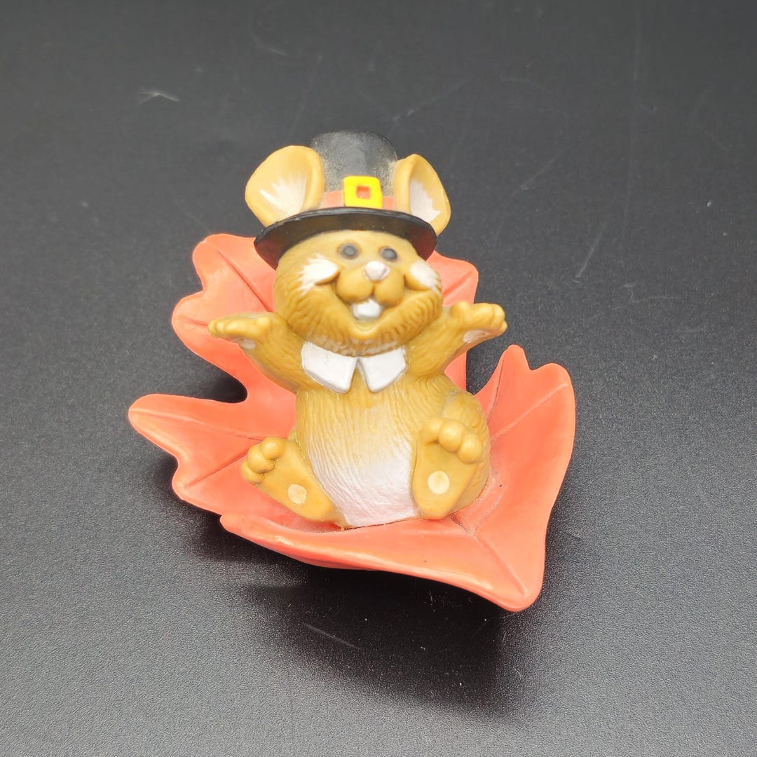 Vintage Hallmark Thanksgiving Mouse, Cute Mouse Pilgrim Hat on Leaf ...