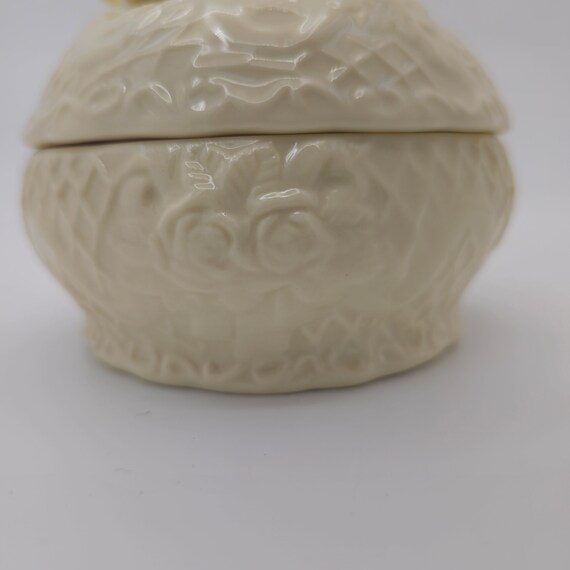 Ivory Off White Trinket Box with Flowers, Vintage… - image 2