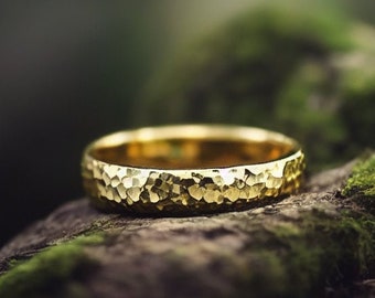 Solid Gold Hammered Wedding Band, In 2, 3, 4 or 5MM, Handmade Wedding Ring, Hammered Design, Handcrafted Wedding Band, Hammered Ring