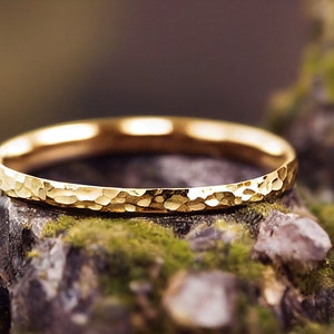 Unique 2mm Hammered Solid Gold Wedding Band - Yellow Gold Ring, Matte or High Polish Finish - Handmade Wedding Ring - Hammered Ring