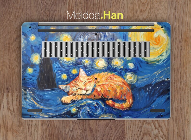 May include: A laptop skin with a painting of a sleeping orange cat on a blue and yellow starry night background. The skin has the text "Meidea.Han" printed on it.