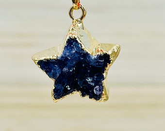 Amulet z ametystowej druzy gwiazdy + zawieszka z 24-karatowego złota