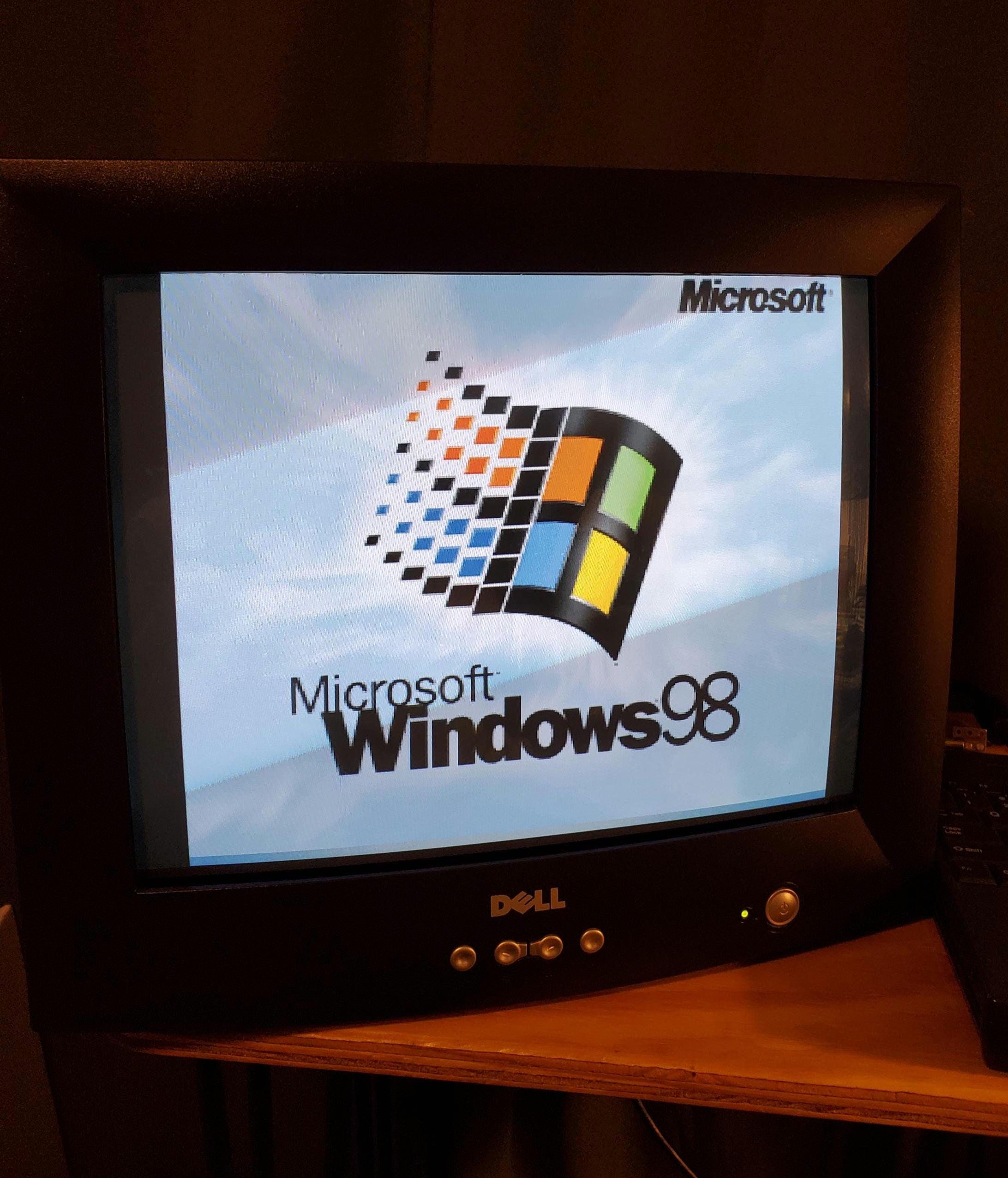 DELL モニター Windows XP エミュレーター 90's Dell 16