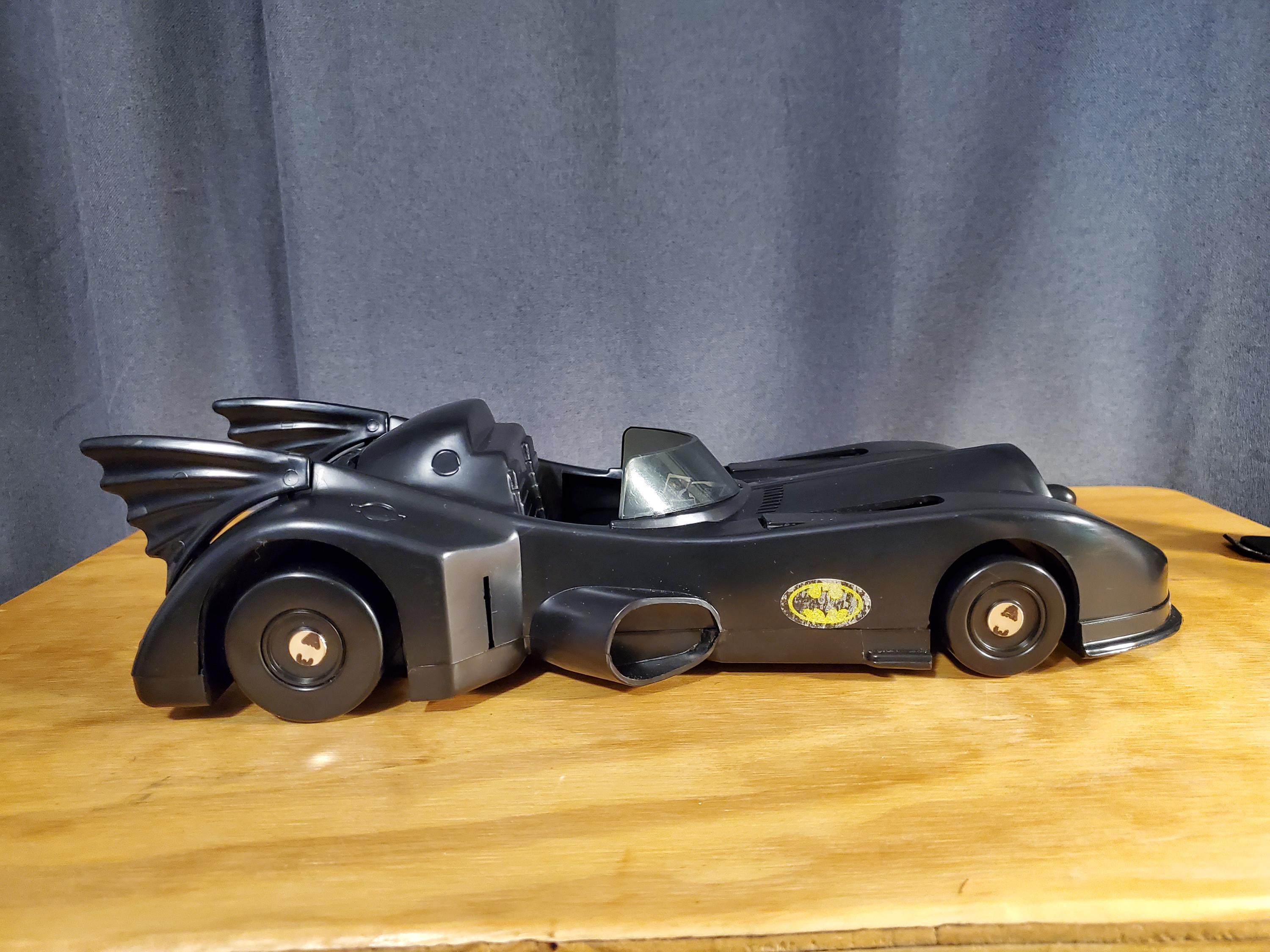 1989年製ヴィンテージ トイビズ バットマン バットモービル スプリング