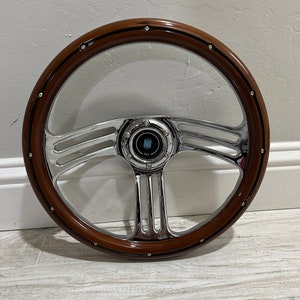 Universal steering wheel