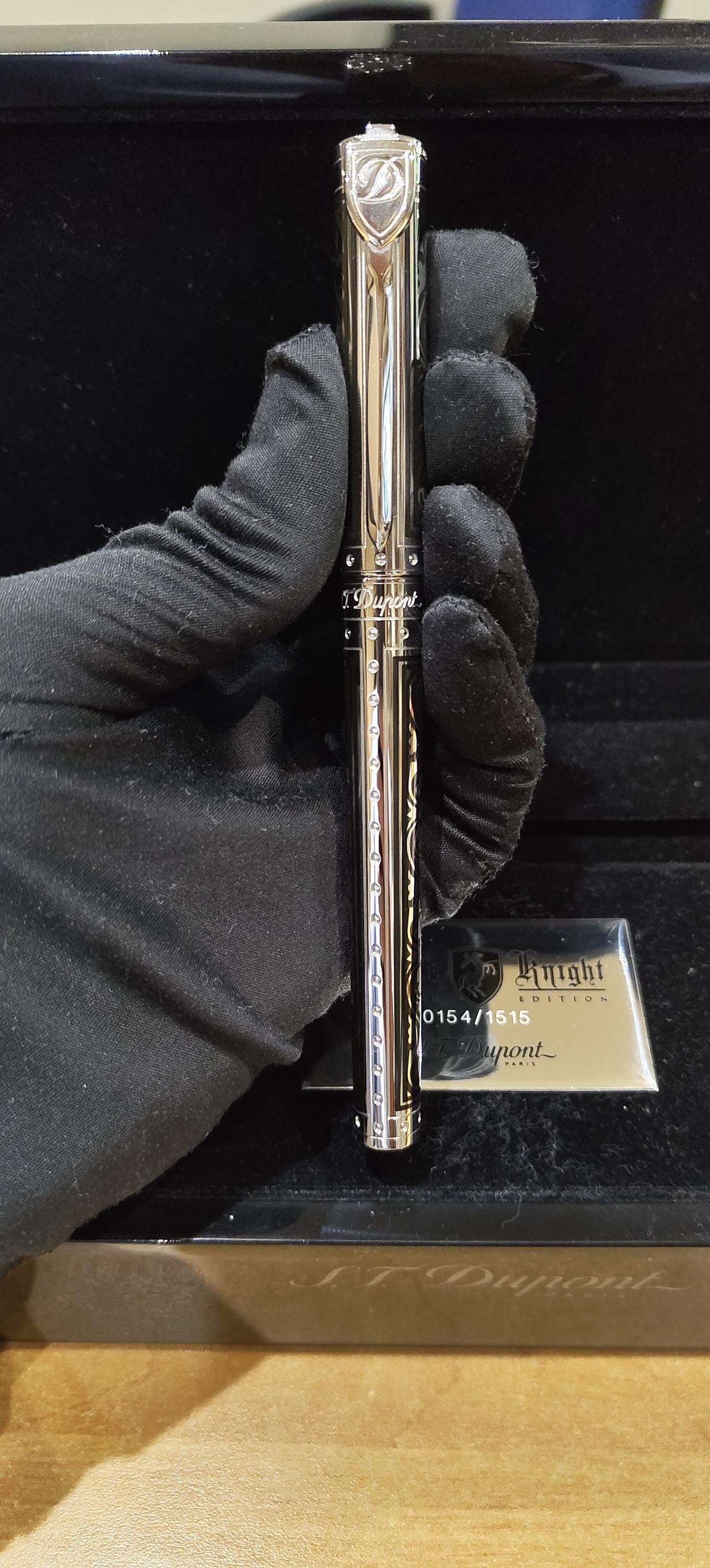 S.T. Dupont Neo-classique Premium “white Knight” — Chinese Lacquer 