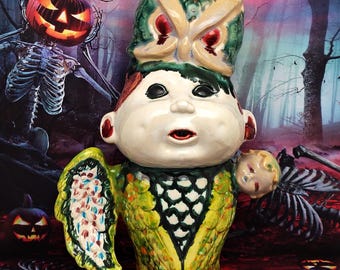 La absorción de la inocencia - Horror de una sola ala en pausa - Figura de terror de cerámica hecha a mano: Cabbage Patch Kid