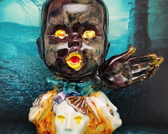 El niño olvidado de la avaricia - Figura de terror de cerámica hecha a mano: arte popular gótico macabro y espeluznante