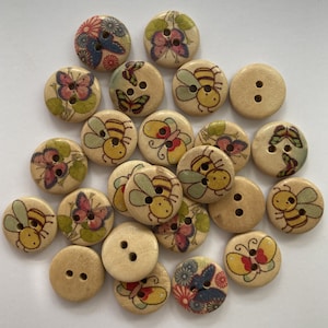 5 x 1.5cm Natural Wooden Painted Butterfly/Bee Buttons