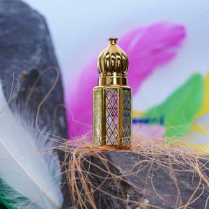 Rosewood natural undiluted essential oil premium woody fragrant attar oil concentrated luxury undiluted attar natural warm perfume oil gift.