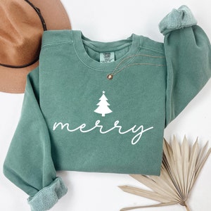 Merry Crewneck Sweatshirt, Christmas Tree Sweatshirt, Comfort Colors Christmas, Festive Sweatshirts, Cute Holiday Sweatshirts, Tree Sweater
