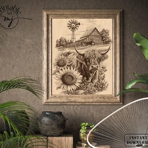 Pu&ograve; includere: Stampa incorniciata in tonalit&agrave; seppia raffigurante una mucca delle Highlands, girasoli e una scena rurale con un fienile e un mulino a vento. L'opera d'arte &egrave; in una cornice di legno e include il testo "Printable Art MJ" e "INSTANT DOWNLOAD".