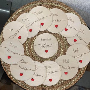 12 plaques mensuelles coeur rouge, plaque mensuelle bébé, plaque mensuelle personnalisée, carte mensuelle bébé