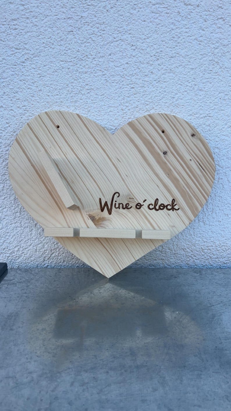 Personalized wooden wine rack – hanging rack for 1 wine bottle & 2 glasses – natural or flamed – with wall bracket – for wine lovers image 4