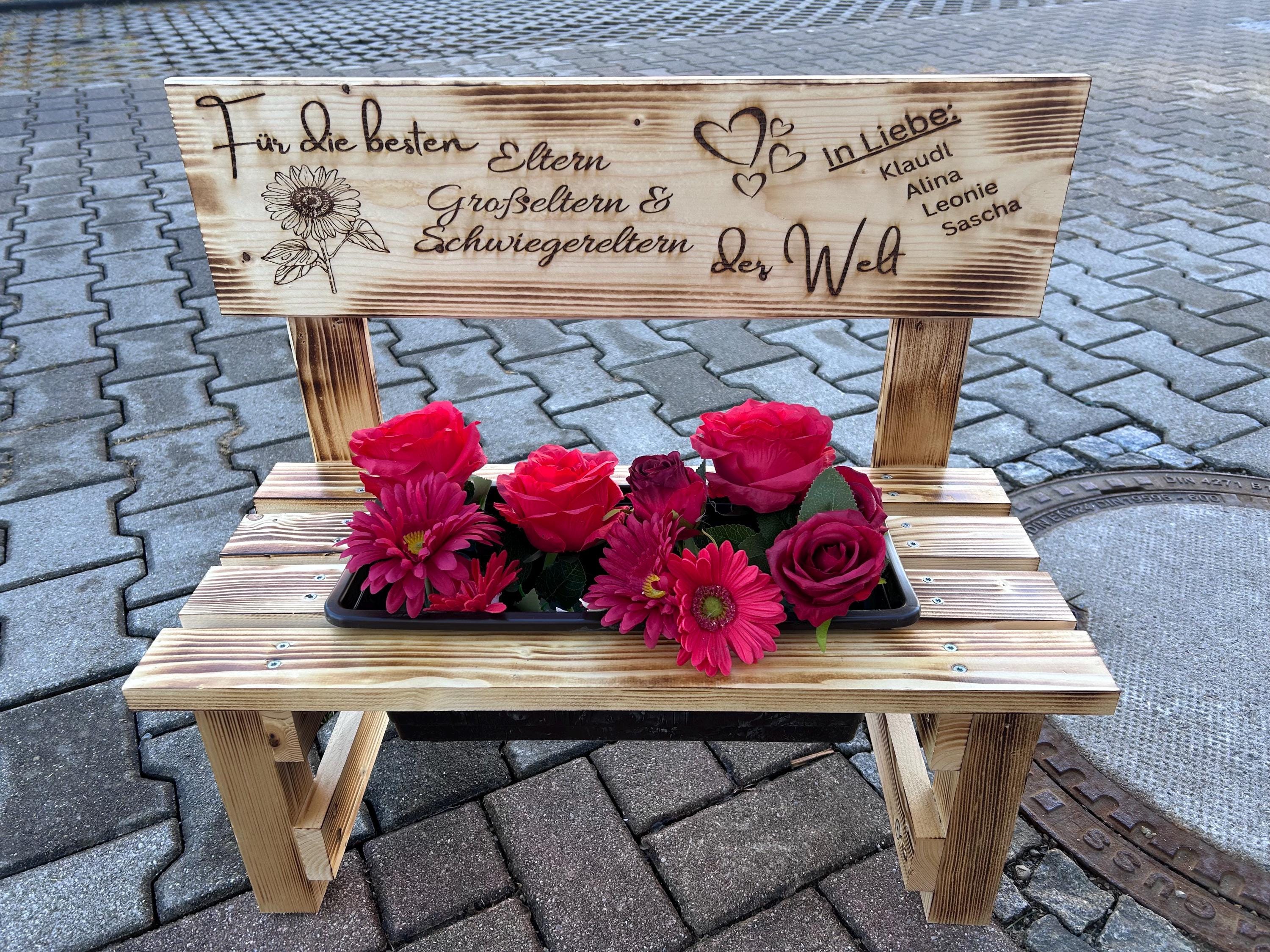 Holzbank Terrasse Persönlich Handgefertigte Blumenbank Aus Holz Mit Gravur – Dekorative Pflanzenbank Mit Blumenkasten, Geschenk Für Mama, Oma & Opa, Für Balkon, Terrasse & Garten, 35x35x18 Cm