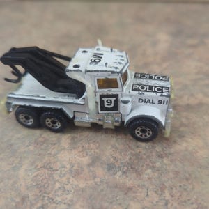 Vintage  Matchbox  1981 #9 Peterbilt Police Wrecker Tow Truck Black White